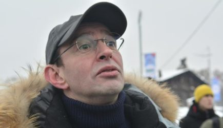 Появились слухи об уходе Хабенского из театра после скандала с Назаровым