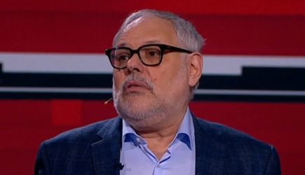 «Волнует только одно»: Хазин раскрыл подноготную сбежавшего Чубайса