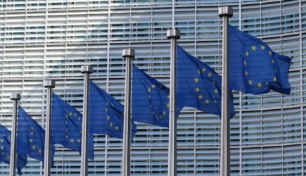 &#171;Боже, спаси нас&#187;: в Европарламенте устроили истерику из-за коварства США