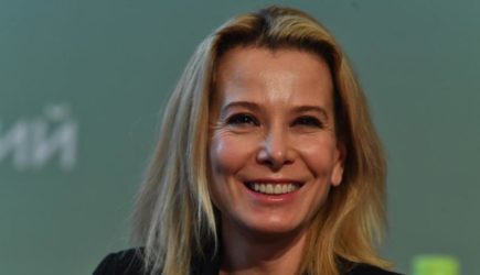 Потрепанная Высоцкая выставила голое фото из спальни