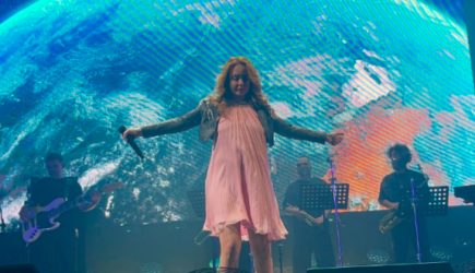 Поклонники требуют отменить гастроли МакSим