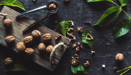 Самые полезные орехи. Чем для организма полезны миндаль, фундук и арахис?