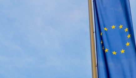 В Китае назвали заявления об устойчивости европейской экономики эффектом розовых очков