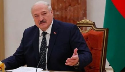 Лукашенко пригрозил отправить правительство в&nbsp;отставку