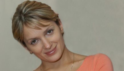 «Прическа как у бабки»: резко постаревшая Мария Порошина перепугала публику