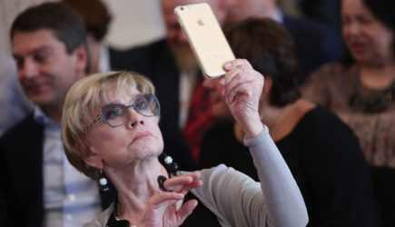 Горько! 25-летний внук Алентовой женился на популярной актрисе