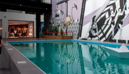 Тучная украинка отыгралась за конфуз: Русские «наводят порчу»