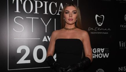 Огромная грудь Седоковой выпала из тесного лифа — откровенное фото