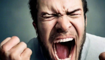 Холка или вдовий горбик: причины, симптомы и лечение