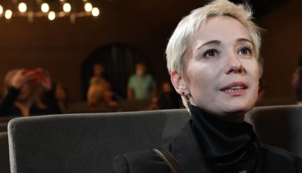 Хаматова рассказала о попытках директоров театров вернуть ее в Россию