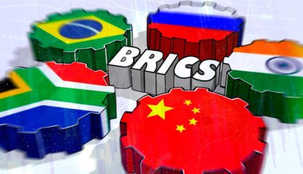 &laquo;Доллар стал &ldquo;крашеным&rdquo;&raquo;: профессор Широв оценил необходимость новой валюты БРИКС