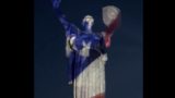 Монумент &laquo;Родина-мать&raquo; подсветили в цвета флагов США и Украины