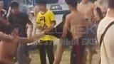 Массовую драку с погоней на российском пляже сняли на видео