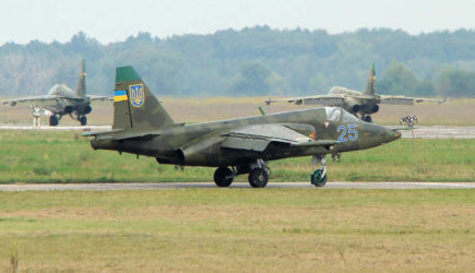 Российские военные сбили украинский самолет Су-25 в ДНР