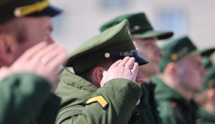 Путин подписал закон о повышении предельного возраста запасников