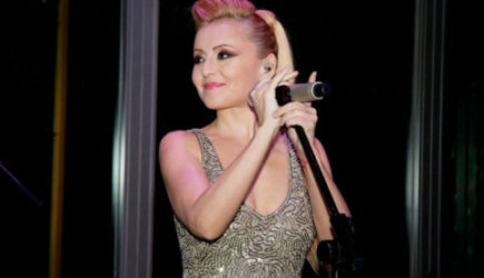 &laquo;Никаких денег не стоит&raquo;: Варум раскрыла постыдный секрет из 90-х