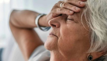 Эндокринолог перечислила 5 привычек, убивающих наш мозг