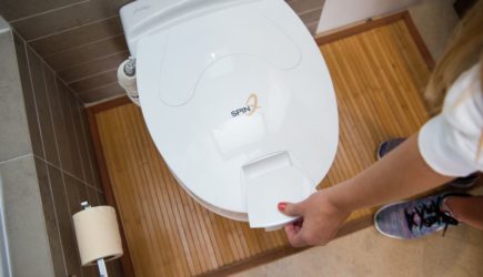 Ни в коем случае не держите открытой крышку унитаза, и вот почему