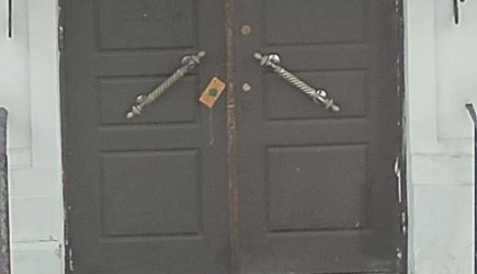 Полиция опечатала в Киево-Печерской Лавре уже три корпуса — УПЦ