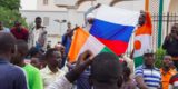 Военные захватили власть в Нигере. Почему Франция и соседние страны готовы начать вторжение и при чем тут уран?