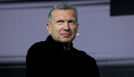 «Заграница смеется»: Соловьев набросился на ЦБ из-за обвала рубля