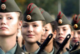 Если девушка не родит до 23 лет, то пойдет в армию: правда ли это?