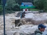 Потоки воды смыли базу отдыха в Приморье