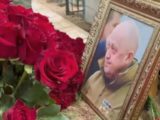 Евгения Пригожина похоронили на Пороховском кладбище Петербурга