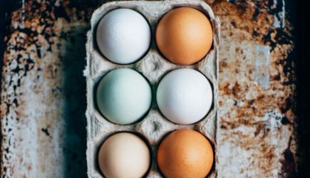 Почему яйца строго запрещается хранить в холодильнике