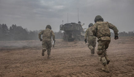 Около тысячи украинцев срочно эвакуируют из зоны СВО