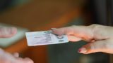 Водителей предложили временно лишать права управления при 10 неоплаченных штрафах
