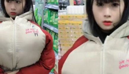 Охранник магазина попросил девушку расстегнуть пуховик: что было внутри?
