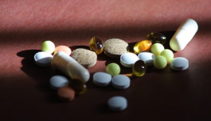 Жители ХМАО массово скупают лекарства на отдыхе в Турции