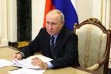 &laquo;Меры приняты, а цены растут&raquo;: Путин потребовал остановить подорожание топлива на заправках