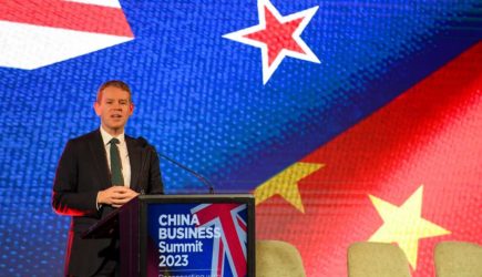 У премьера Новой Зеландии выявили COVID-19 в преддверии выборов