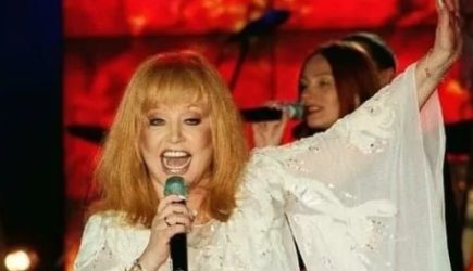 &laquo;Что-то подмышками и между ног&raquo;: Зверев о грязной тайне Пугачевой