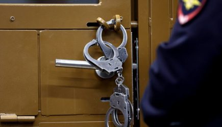 Шестеро арестантов захватили в заложники сотрудников СИЗО и попали под суд