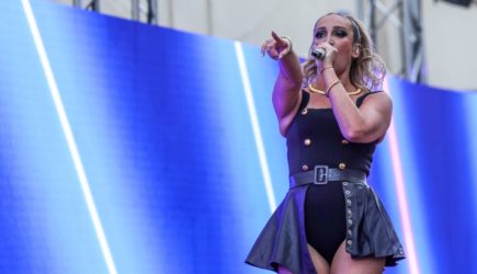 Бузова такая же, как вы: эксперт обратилась к фанатам поющей телеведущей