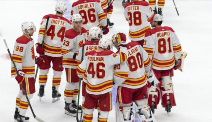 Голевая передача Задорова помогла &laquo;Калгари&raquo; победить &laquo;Виннипег&raquo; в НХЛ