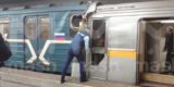 В московском метро столкнулись два поезда, машиниста зажало в кабине