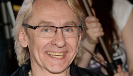 Участника группы «Самоцветы» выгнали из дома: где сейчас живет певец