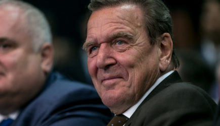 Шредер: страх Запада перед приходом русских абсурден