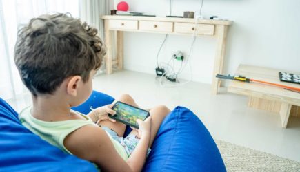 Мошенники придумали схему развода с участием детей