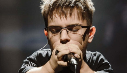 У победителя «Голоса» арестовали все счета из-за несуществующей квартиры