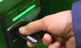 Карты «Мир» впервые заняли более половины платежного рынка России