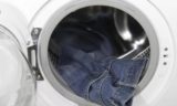 Стирать одежду на этом режиме в машинке опасно: и вот почему