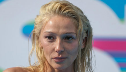 «Позор»: Фадеев посоветовал Ивлеевой тщательнее эпилироваться к голым вечерикам