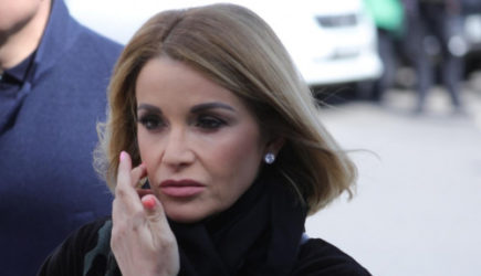 Орлова публично обратилась к россиянам после участия в «голой вечеринке»