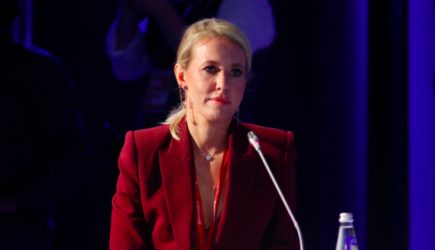 Собчак лишилась 15 миллионов рублей из-за визита на &laquo;голую&raquo; вечеринку Ивлеевой