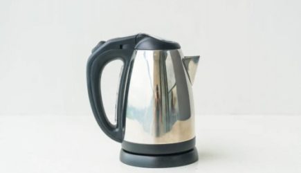 Чайник будет как новый: накипь внутри растворит копеечный раствор &ndash; без всякой химии